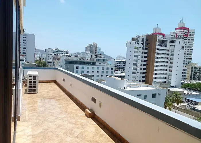 Acogedor apartamento con excelente vista al mar.